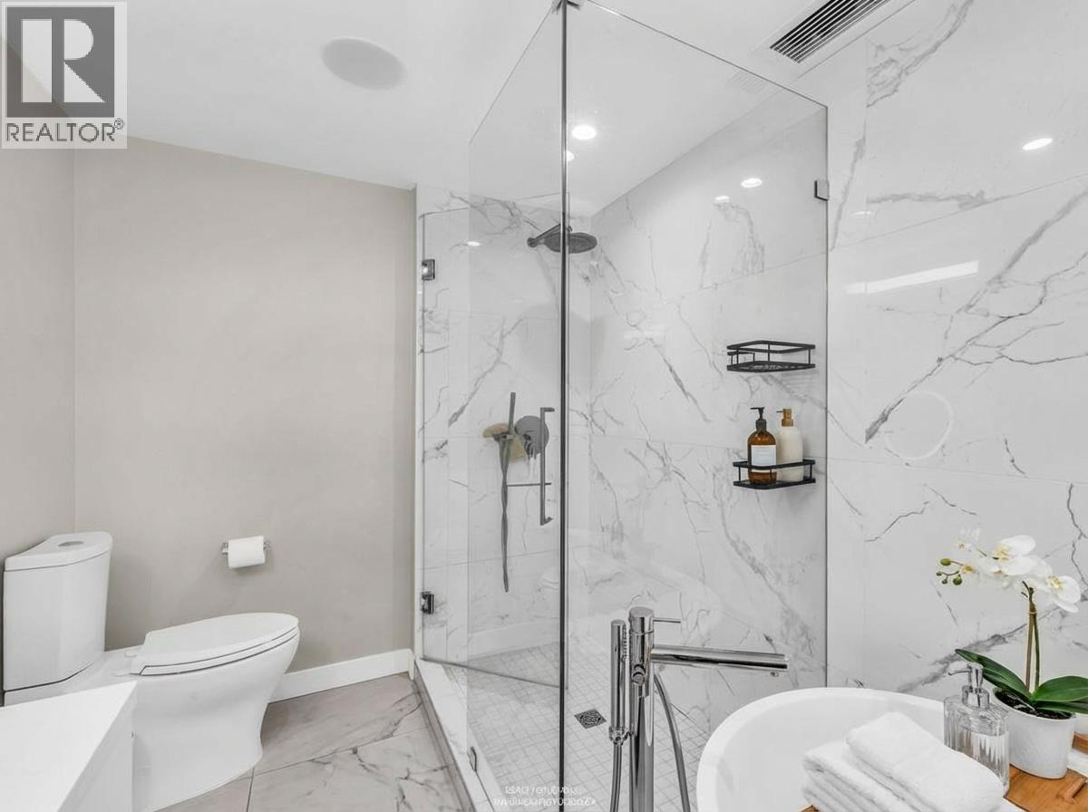 102 649 E 3rd Street, North Vancouver, British Columbia  V7L 1G6 - Photo 20 - R3104188