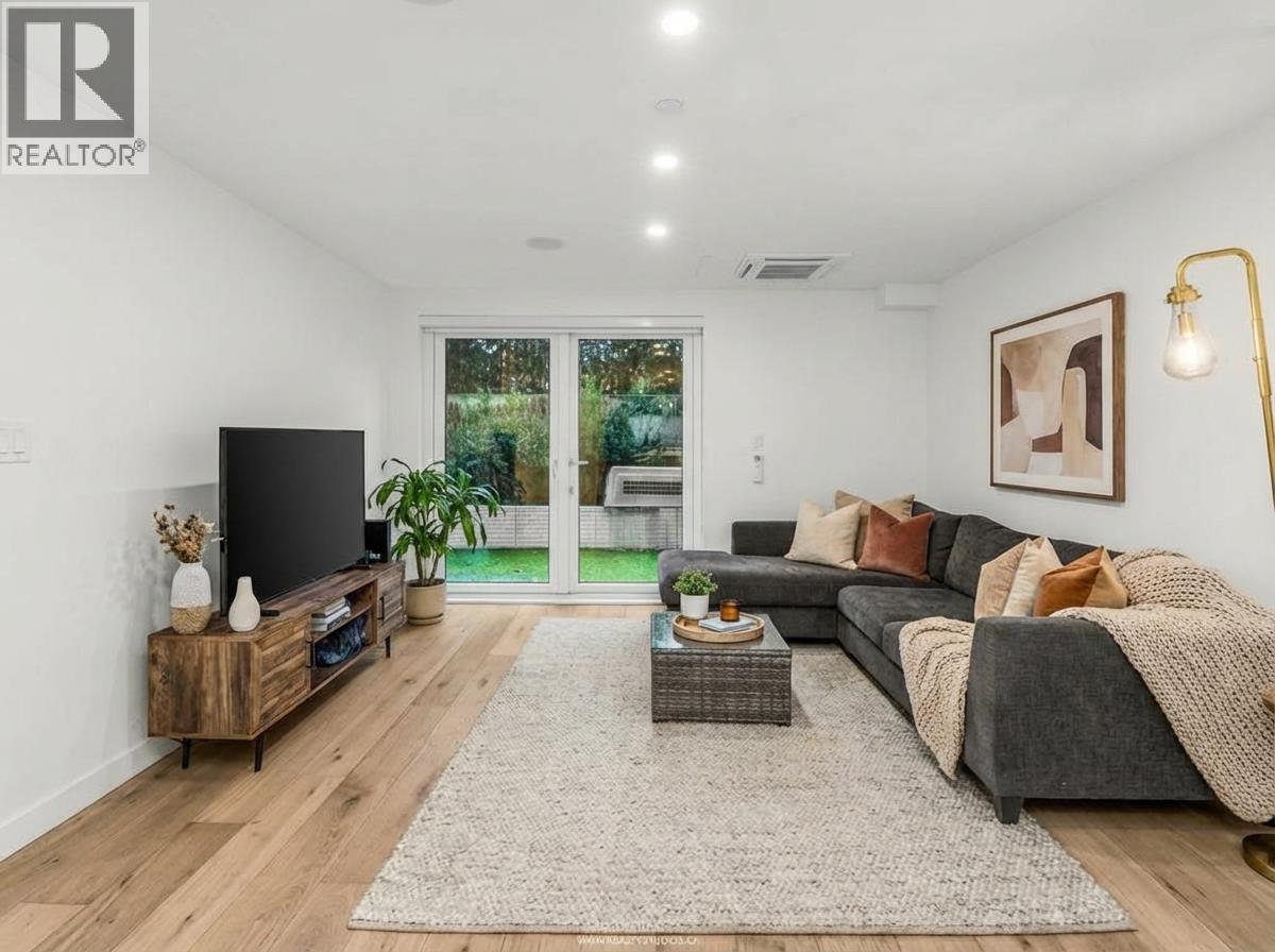 102 649 E 3rd Street, North Vancouver, British Columbia  V7L 1G6 - Photo 7 - R3104188