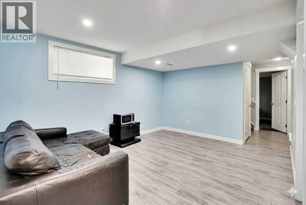 9214 Saddlebrook Drive Ne, Calgary, Alberta  T3J 0J9 - Photo 19 - A2275700