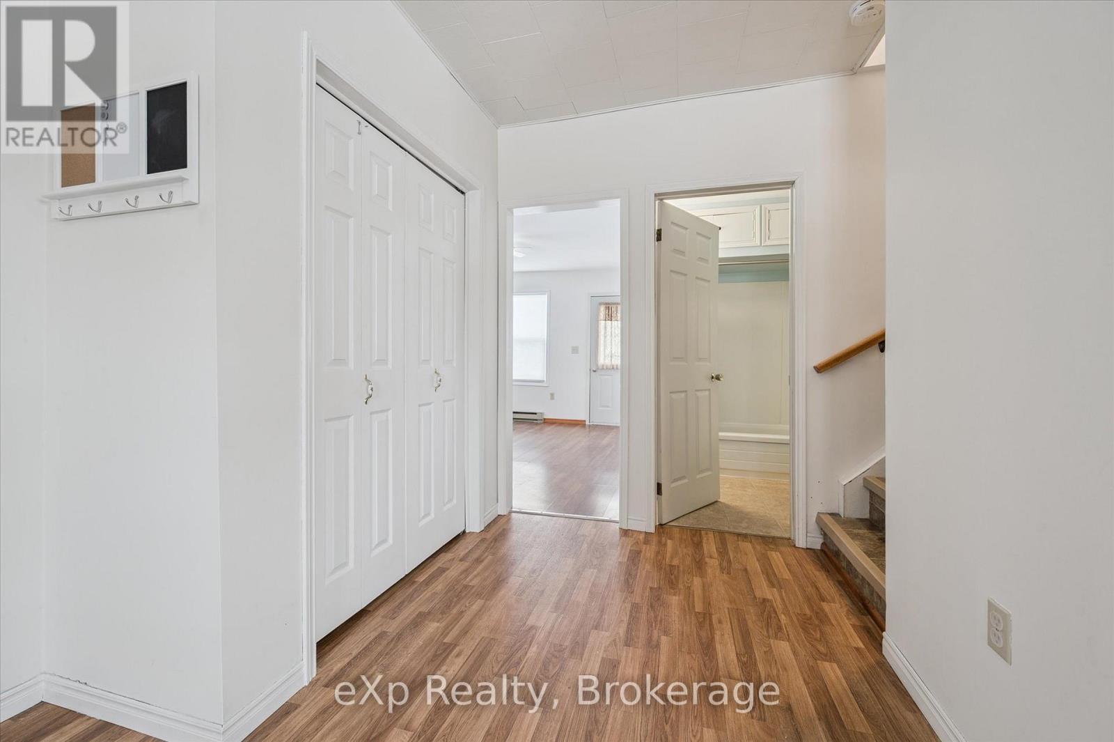 8 West Street, Perth East (Milverton), Ontario  N0K 1M0 - Photo 16 - X12927276