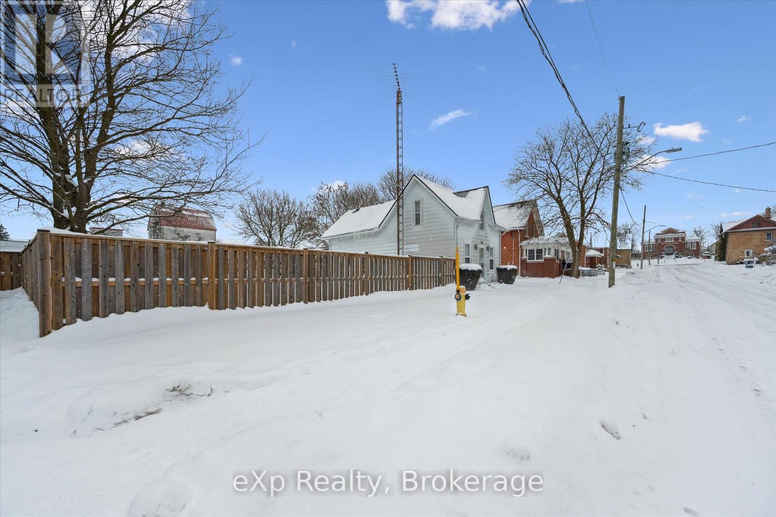8 West Street, Perth East (Milverton), Ontario  N0K 1M0 - Photo 3 - X12927276