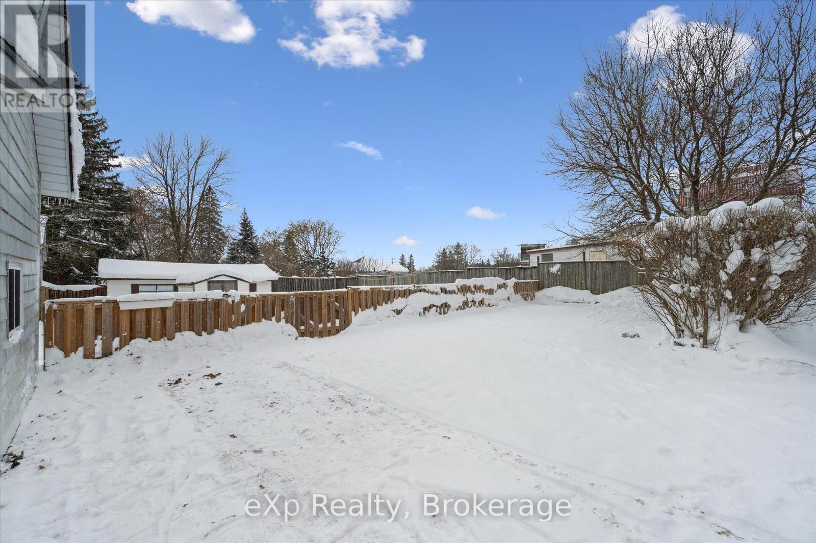 8 West Street, Perth East (Milverton), Ontario  N0K 1M0 - Photo 35 - X12927276