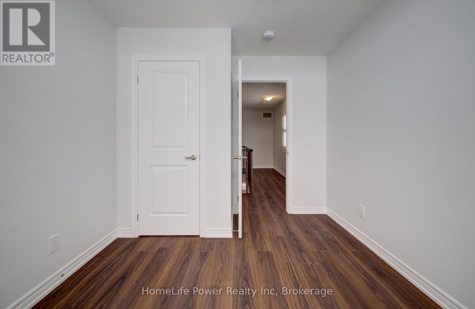 56 Reistwood Drive, Kitchener, Ontario  N2R 0N8 - Photo 31 - X12927302