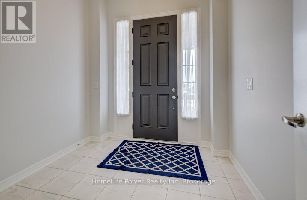 56 Reistwood Drive, Kitchener, Ontario  N2R 0N8 - Photo 4 - X12927302