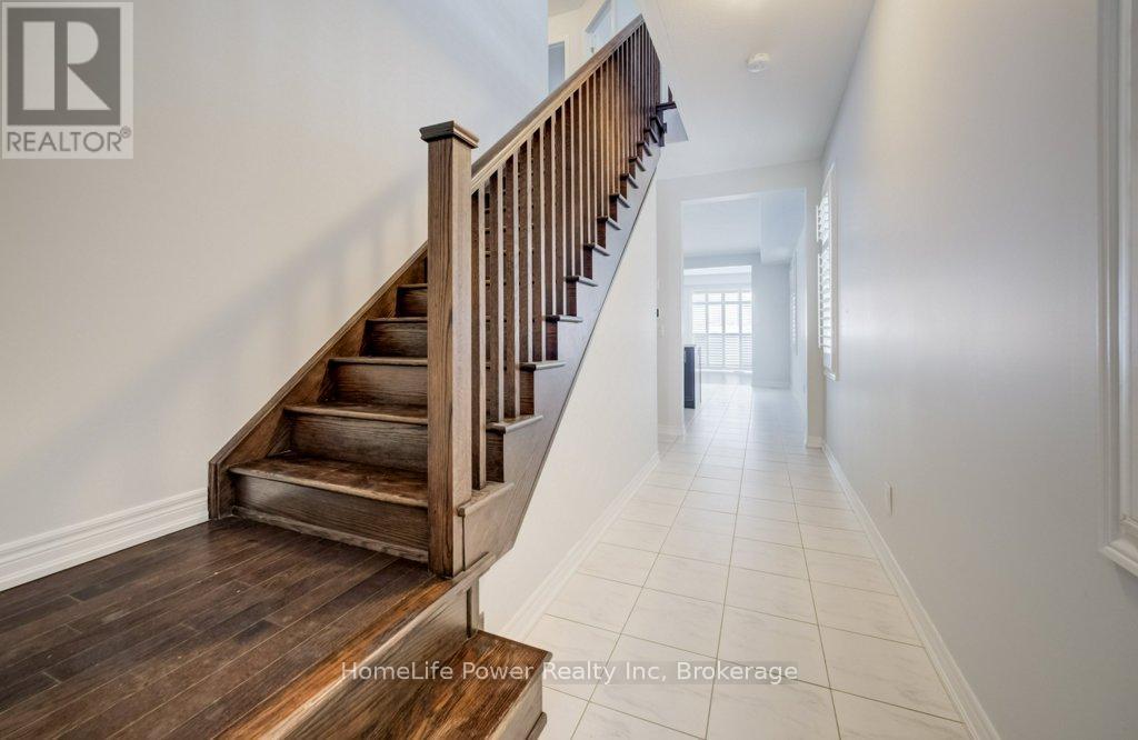 56 Reistwood Drive, Kitchener, Ontario  N2R 0N8 - Photo 5 - X12927302