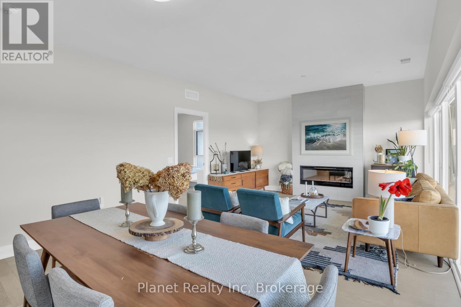 712 - 71 Wyndham Street S, Guelph (St. Patrick's Ward), Ontario  N1E 5R3 - Photo 2 - X12927338