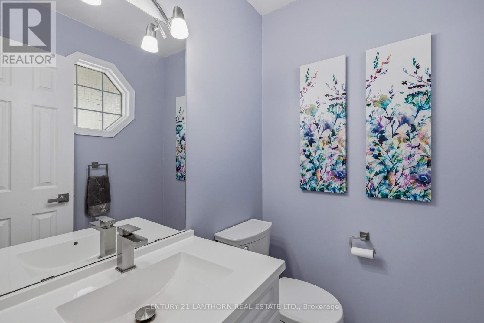 880 Walker Court, Kingston, Ontario  K7M 8L2 - Photo 5 - X12927326