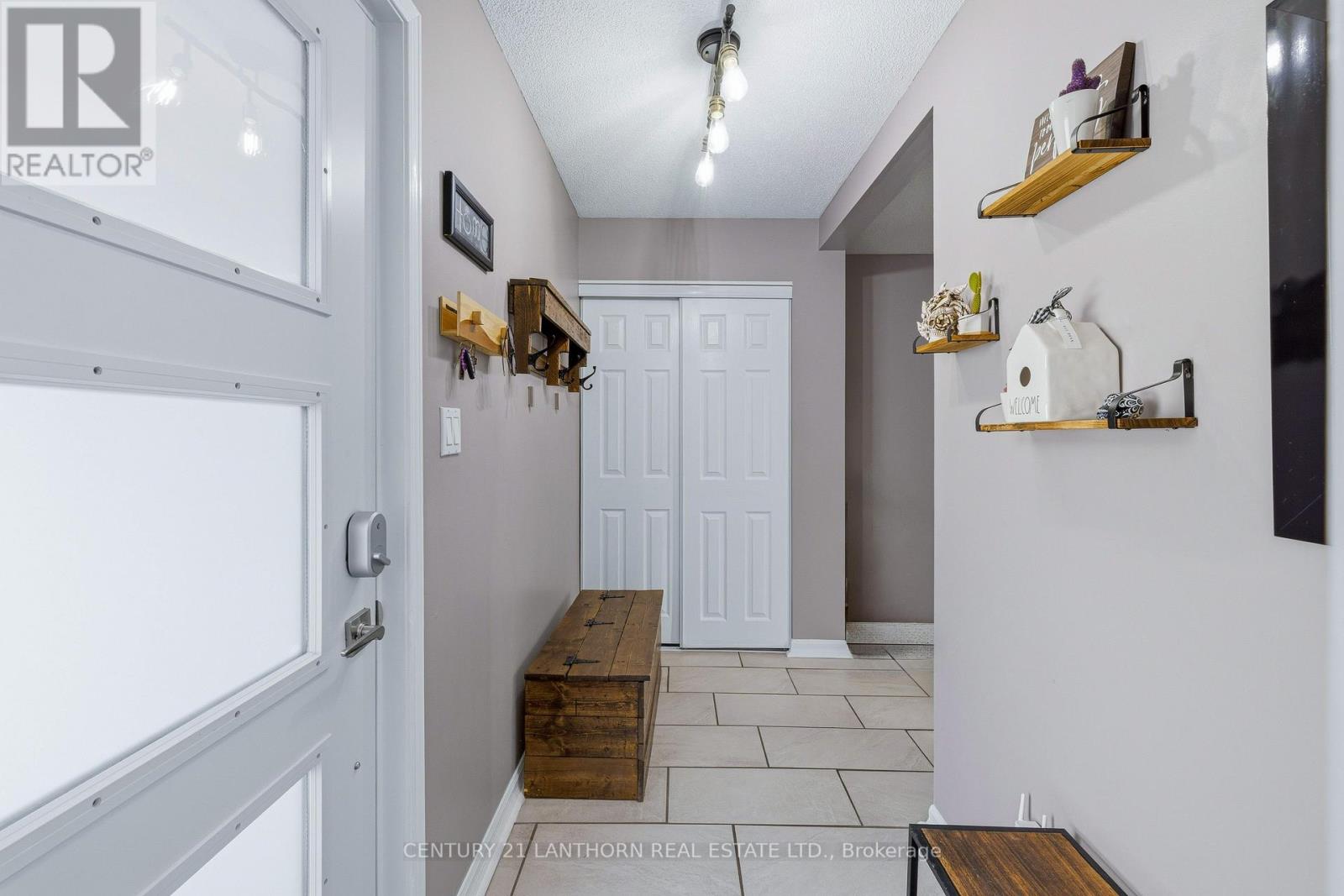 880 Walker Court, Kingston, Ontario  K7M 8L2 - Photo 6 - X12927326