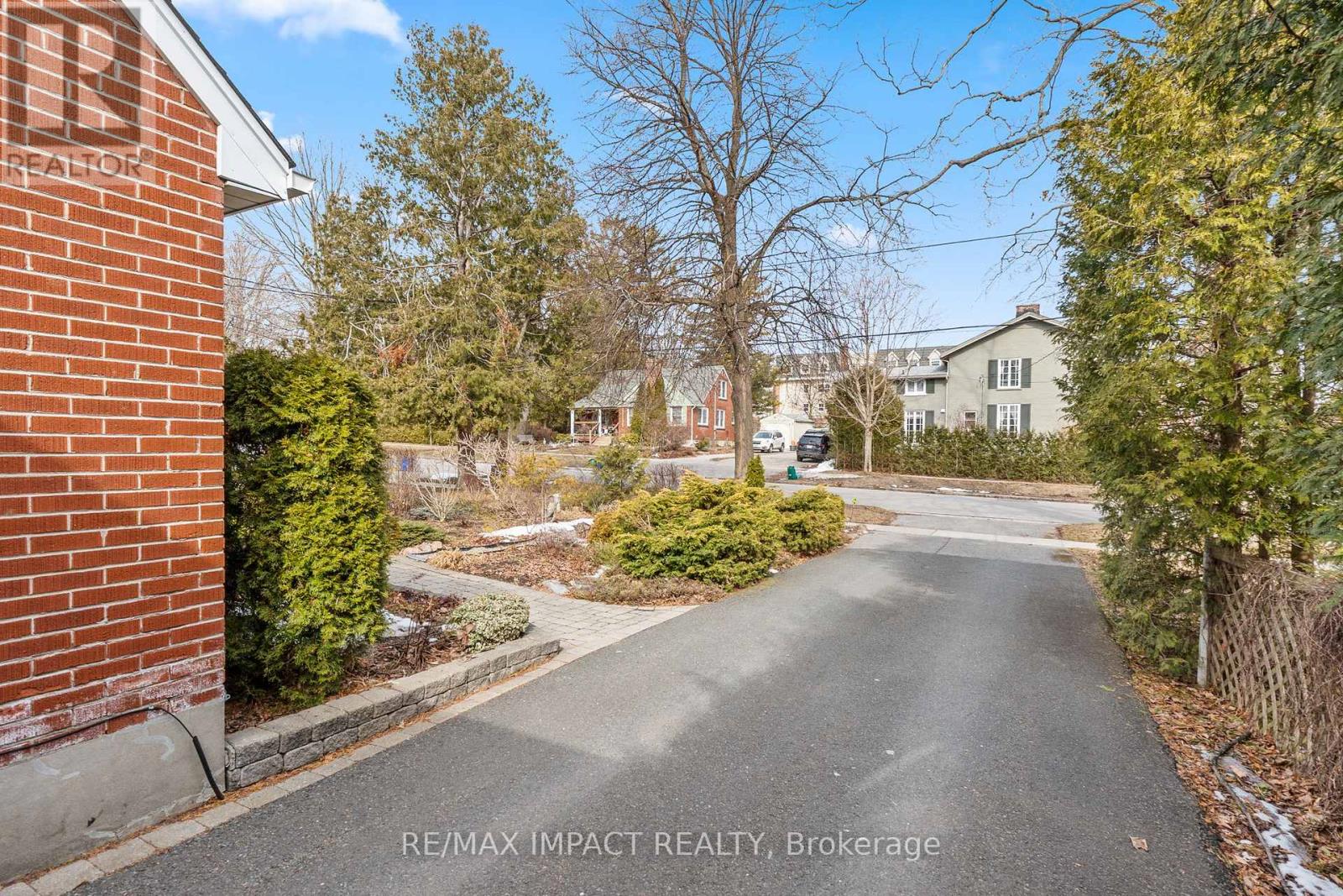 313 Henry Street, Cobourg, Ontario  K9A 3Y7 - Photo 4 - X12927334