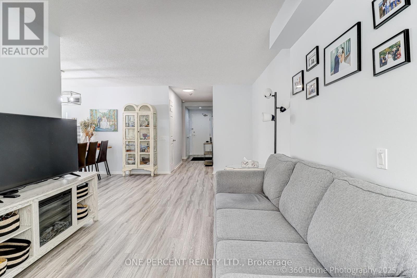 201 - 7 Bishop Avenue, Toronto, Ontario  M2M 4J4 - Photo 8 - C12789236