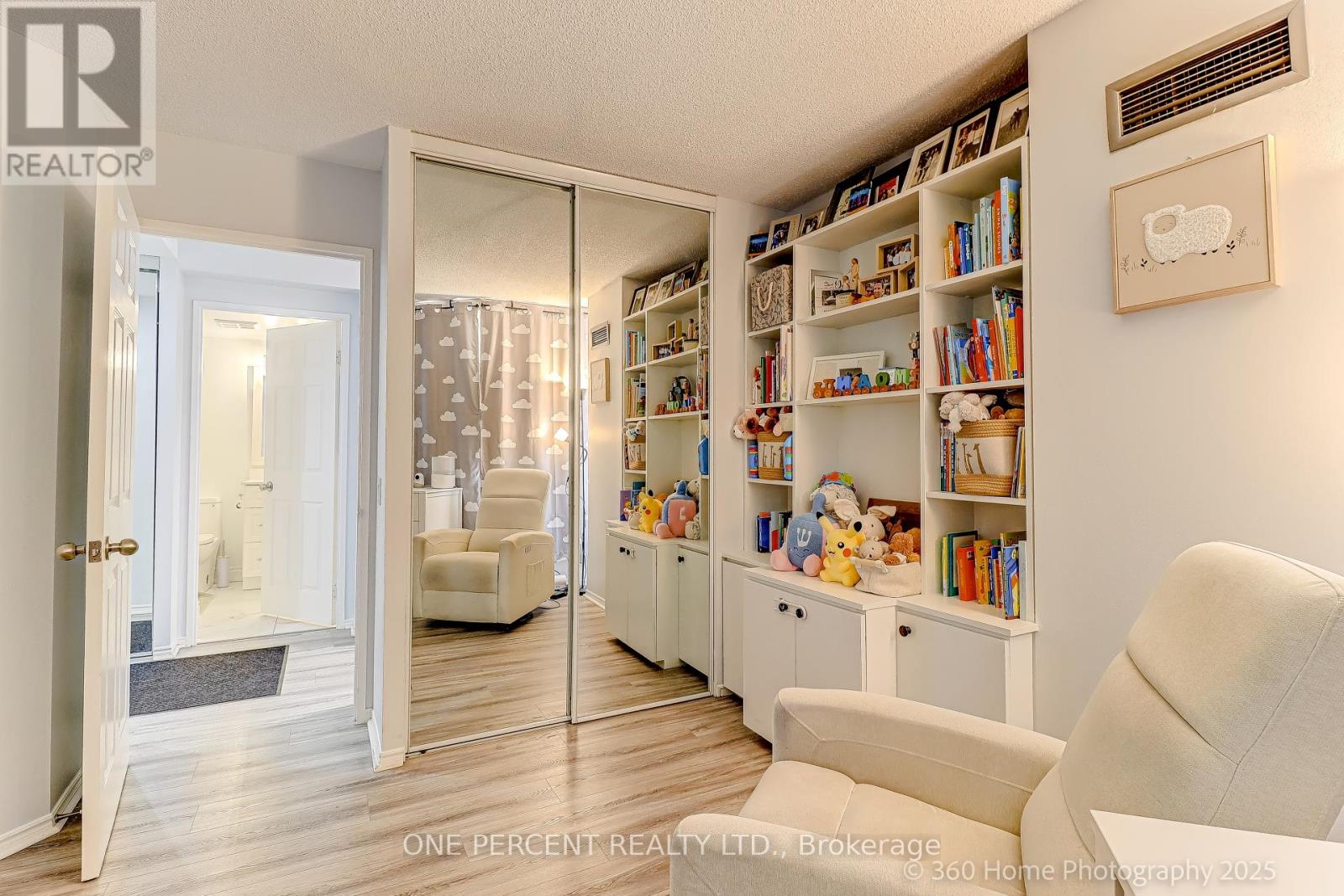 201 - 7 Bishop Avenue, Toronto, Ontario  M2M 4J4 - Photo 16 - C12789236