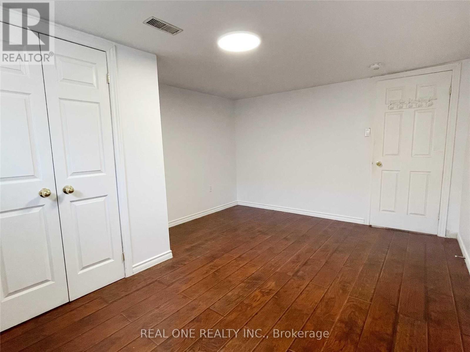 Basement - 36 Victor Boulevard, Hamilton, Ontario  L9A 2V4 - Photo 10 - X12927200