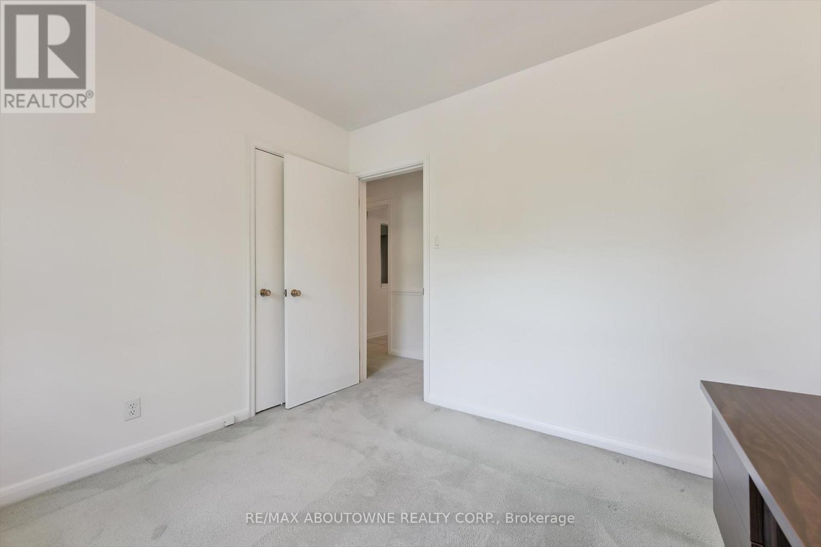 1095 Linbrook Road, Oakville, Ontario  L6J 2L2 - Photo 21 - W12682198