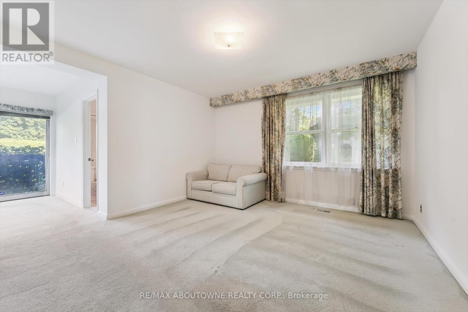 1095 Linbrook Road, Oakville, Ontario  L6J 2L2 - Photo 15 - W12682198