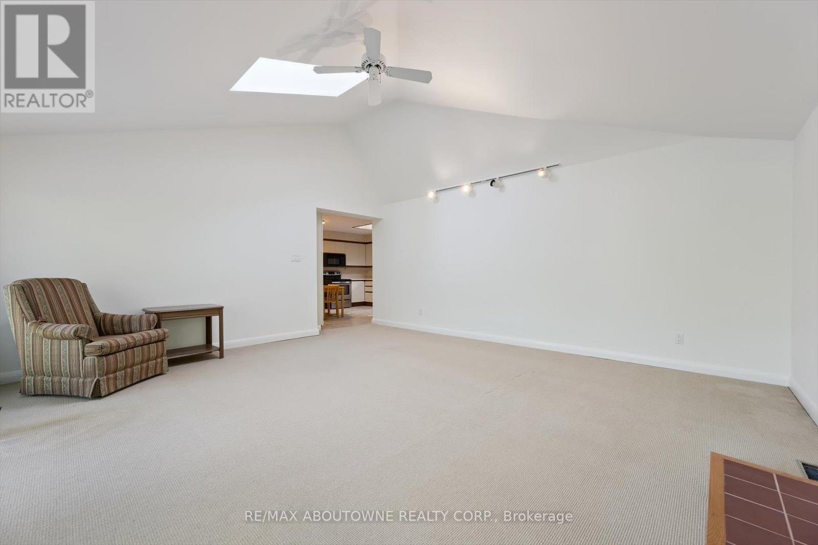 1095 Linbrook Road, Oakville, Ontario  L6J 2L2 - Photo 14 - W12682198