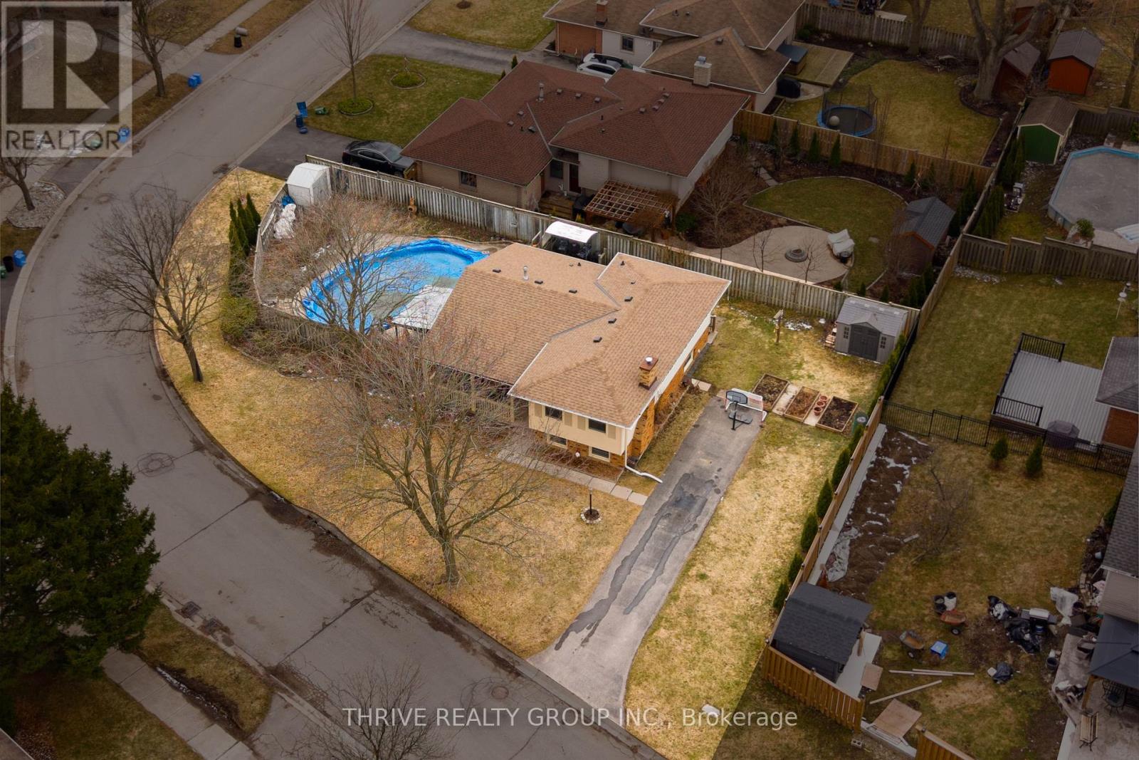 47 Fairlane Road, London South, Ontario  N6K 3E3 - Photo 3 - X12927358