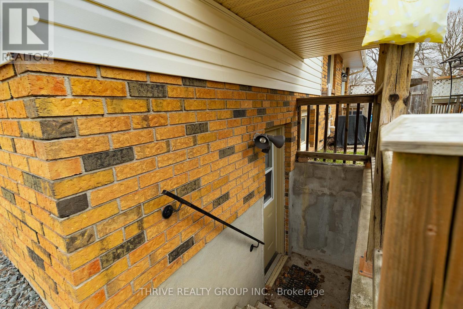 47 Fairlane Road, London South, Ontario  N6K 3E3 - Photo 9 - X12927358