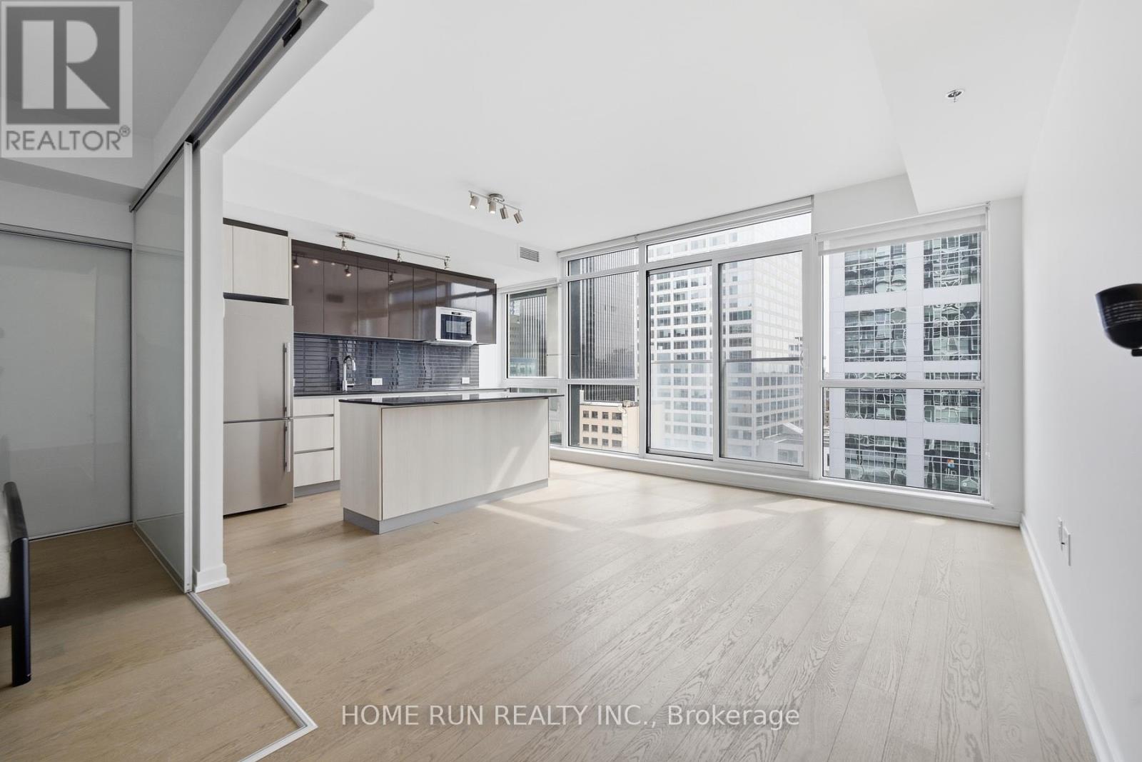 1007 - 199 Slater Street, Ottawa, Ontario  K1P 0C8 - Photo 5 - X12927274