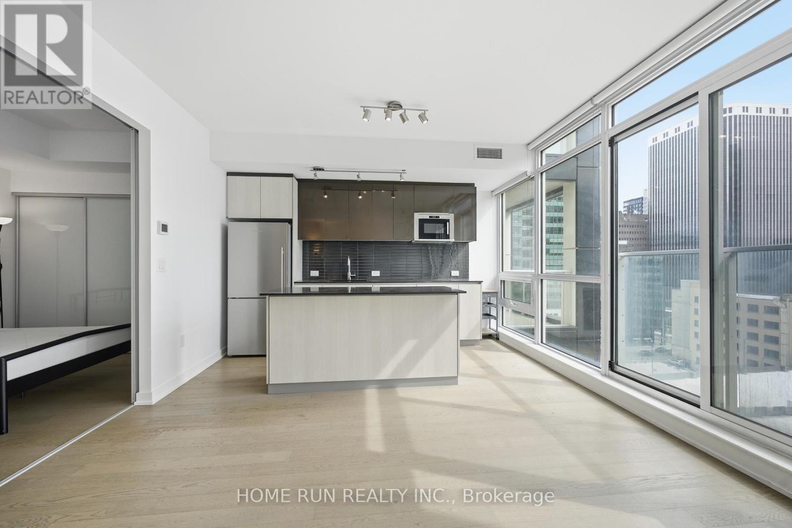 1007 - 199 Slater Street, Ottawa, Ontario  K1P 0C8 - Photo 7 - X12927274