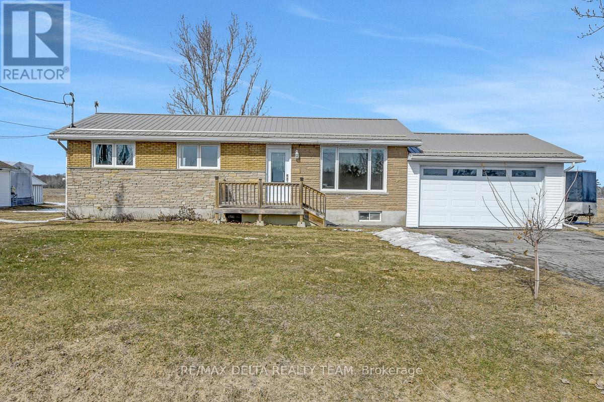 6591 RUSSELL ROAD, Ottawa, Ontario