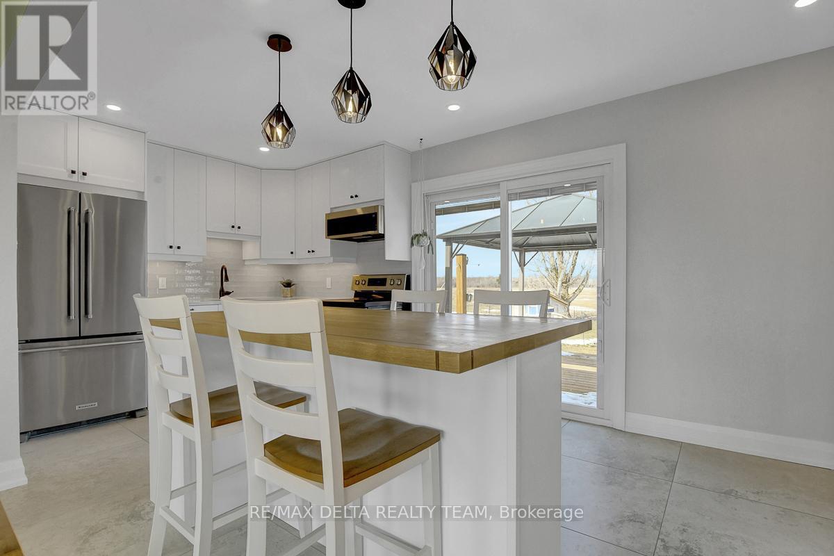 6591 Russell Road, Ottawa, Ontario  K0A 1K0 - Photo 10 - X12927316