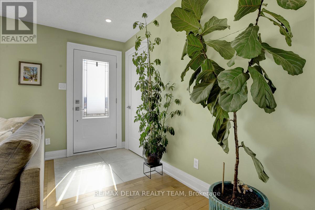 6591 Russell Road, Ottawa, Ontario  K0A 1K0 - Photo 5 - X12927316