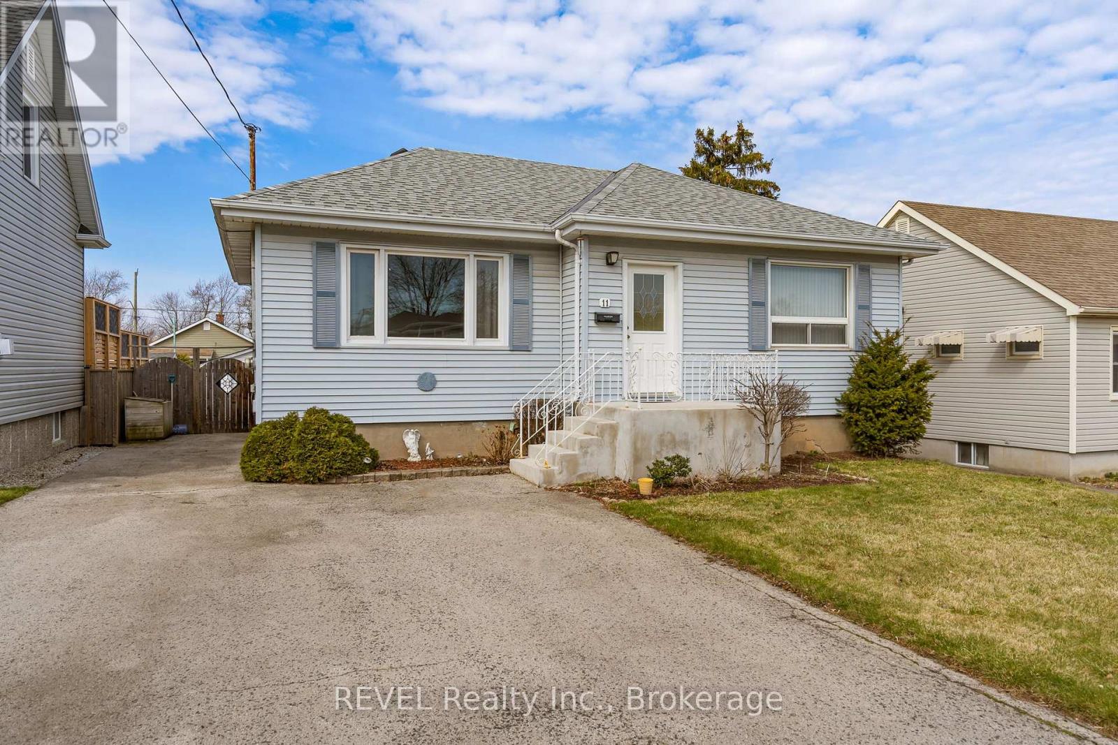 11 MELROSE AVENUE, st. catharines (oakdale), Ontario