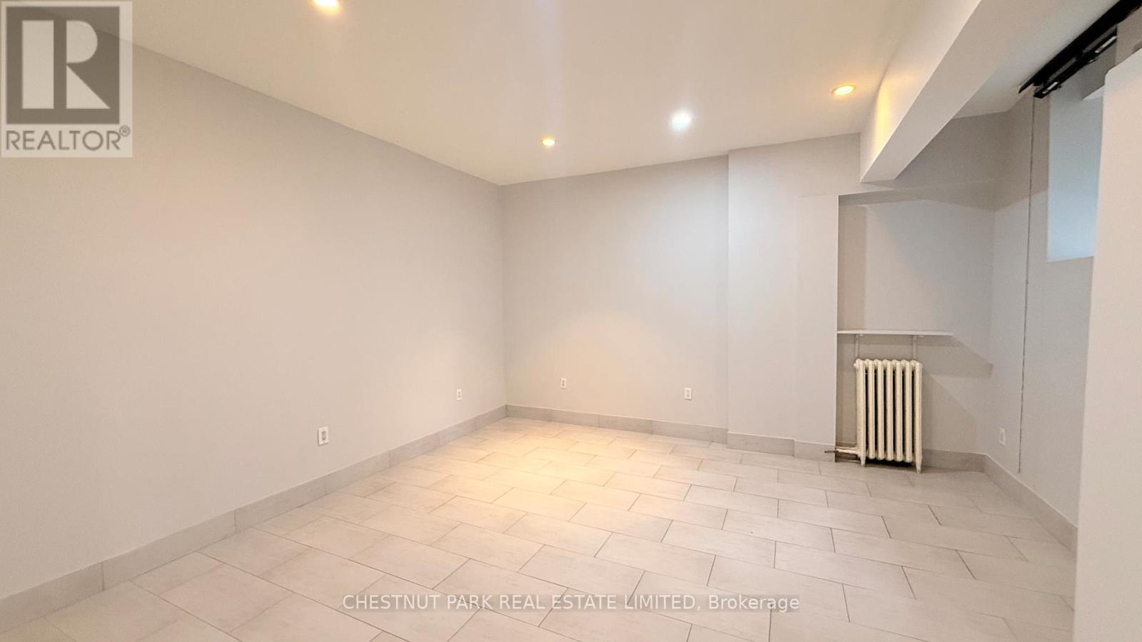 1 - 342 Jarvis Street, Toronto, Ontario  M4Y 2G6 - Photo 5 - C12927318