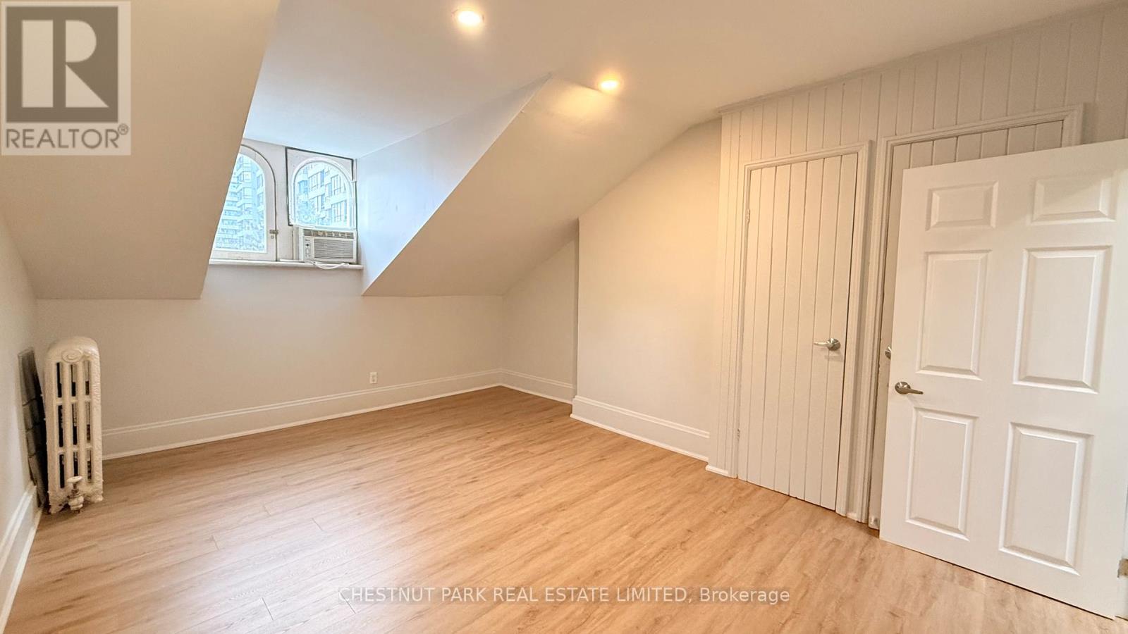 Unit 5 - 342 Jarvis Street, Toronto, Ontario  M4Y 2G6 - Photo 2 - C12927320