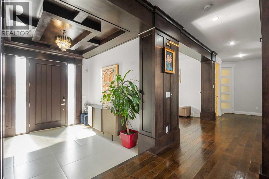 73 Wexford Crescent Sw, Calgary, Alberta  T3H 0H1 - Photo 2 - A2296898