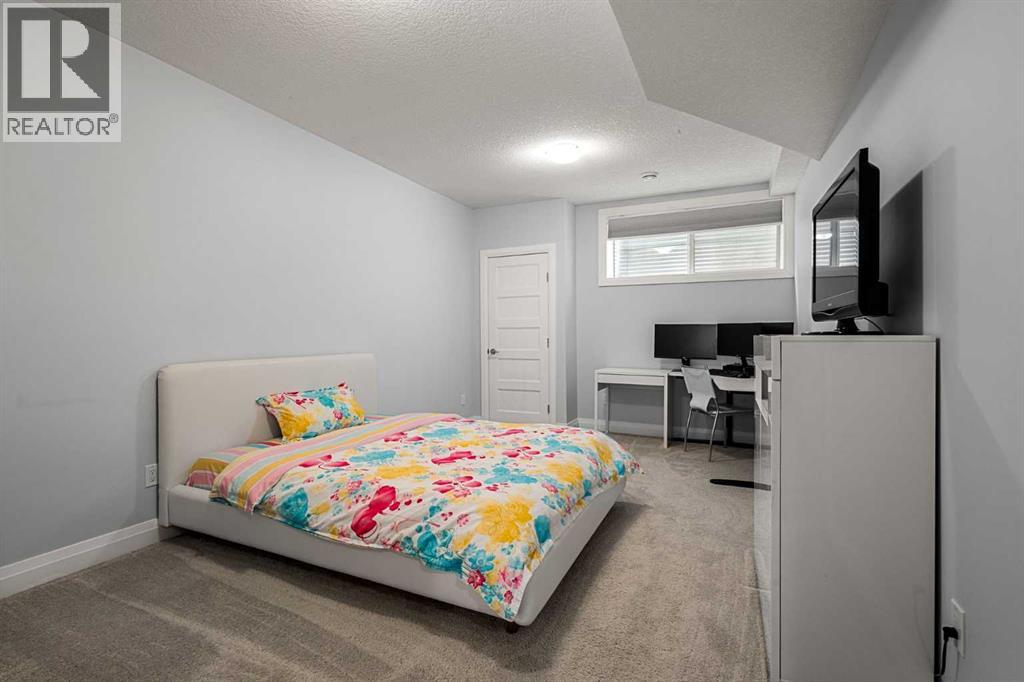73 Wexford Crescent Sw, Calgary, Alberta  T3H 0H1 - Photo 41 - A2296898