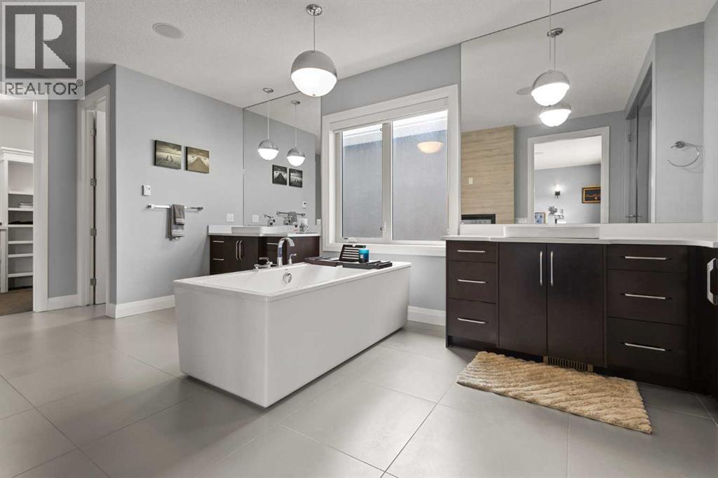 73 Wexford Crescent Sw, Calgary, Alberta  T3H 0H1 - Photo 25 - A2296898