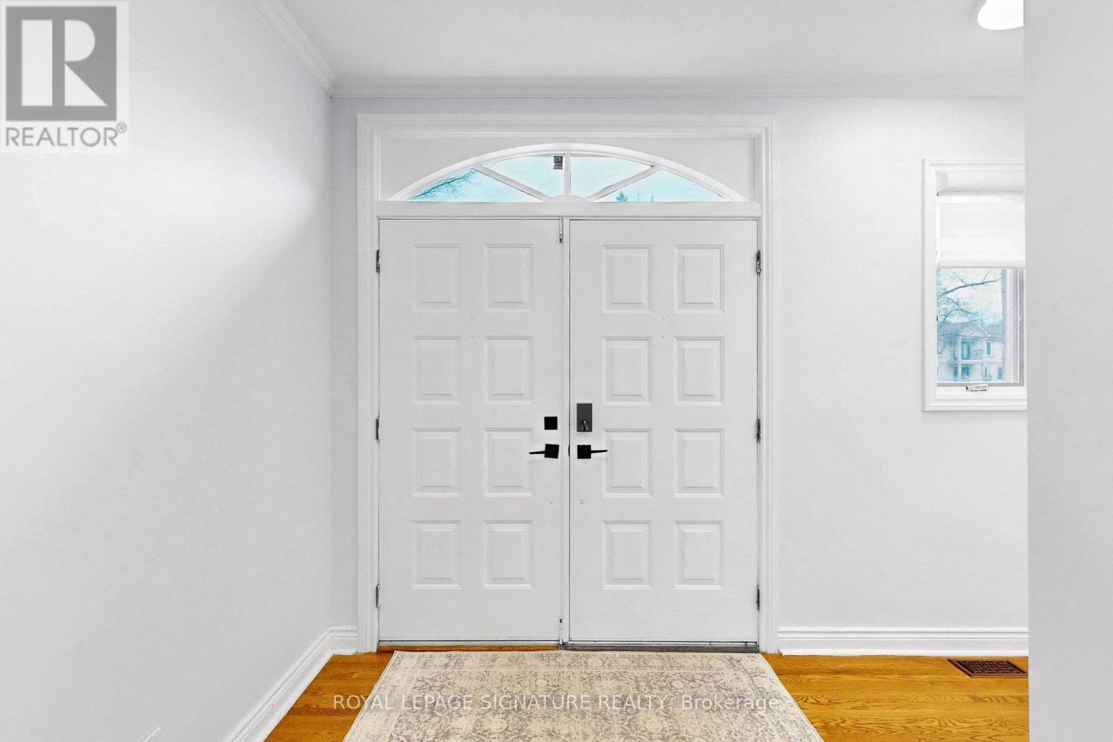 24 Laureleaf Road, Markham, Ontario  L3T 2X5 - Photo 14 - N12927268