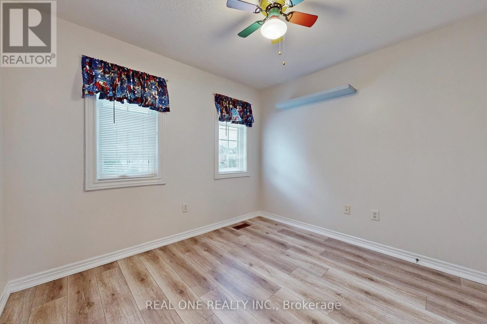 19 Longwood Avenue S, Richmond Hill, Ontario  L4E 4B1 - Photo 16 - N12927294