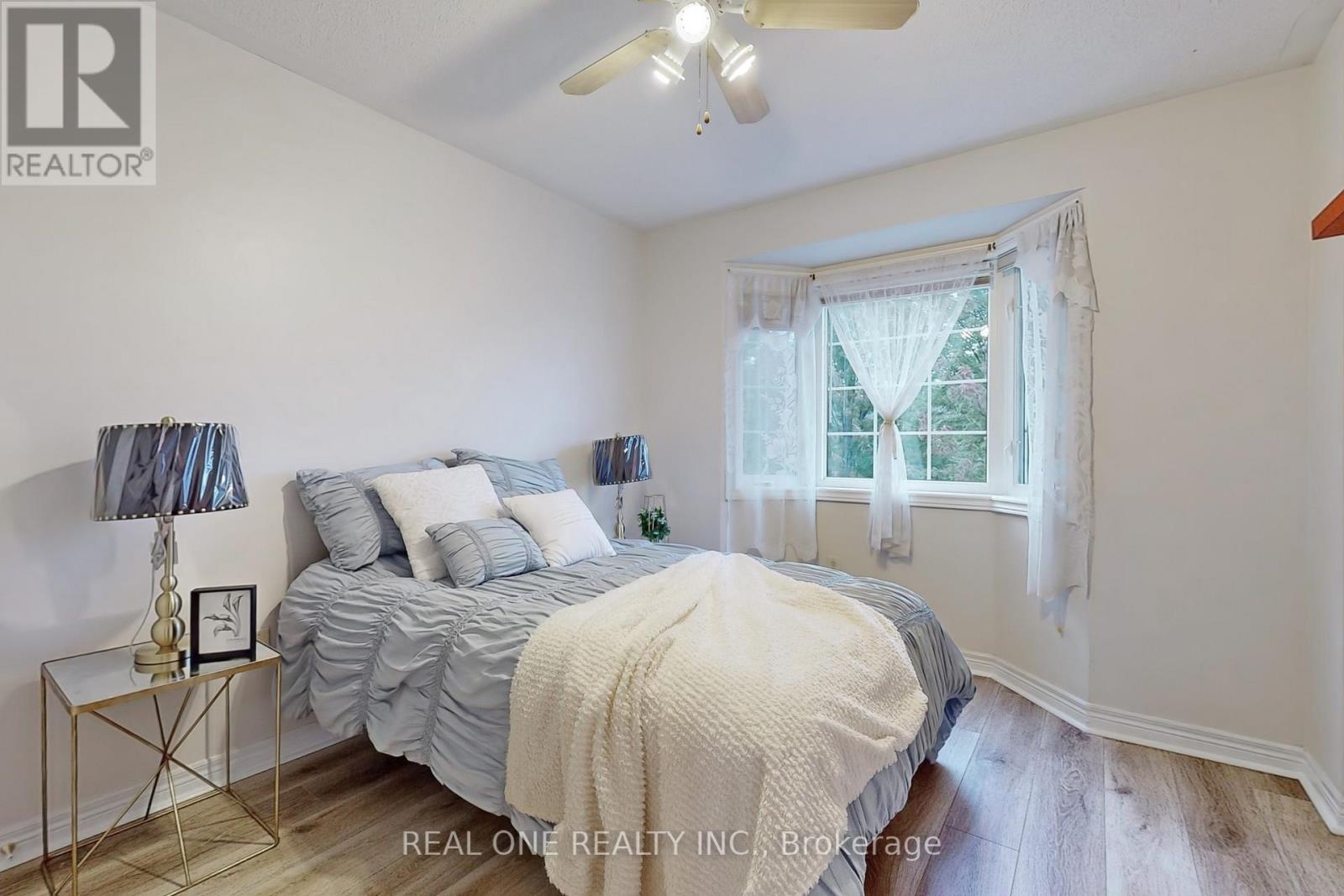 19 Longwood Avenue S, Richmond Hill, Ontario  L4E 4B1 - Photo 18 - N12927294