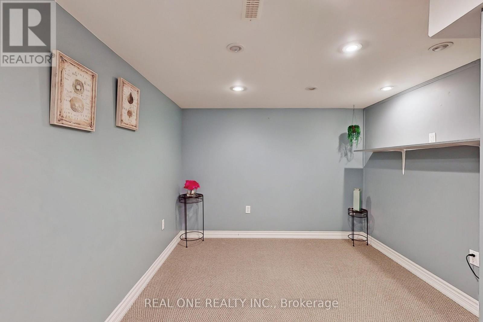 19 Longwood Avenue S, Richmond Hill, Ontario  L4E 4B1 - Photo 24 - N12927294