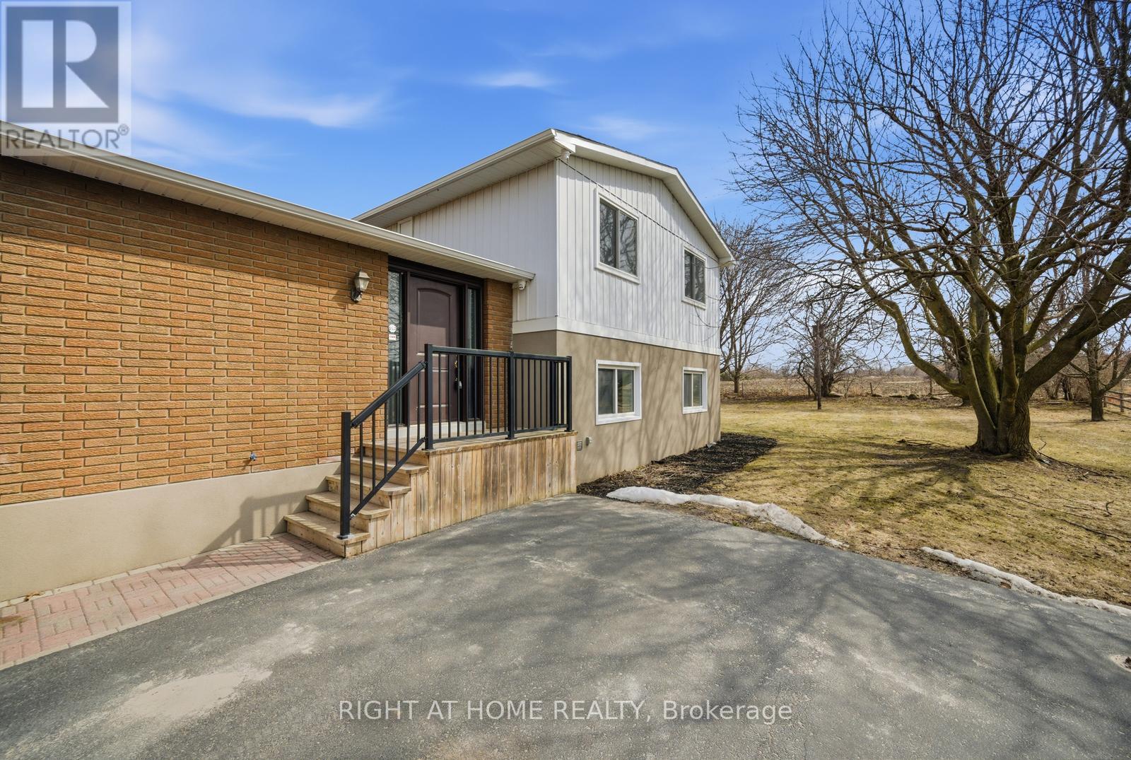 5885 7th Line, New Tecumseth, Ontario  L0G 1A0 - Photo 4 - N12927348