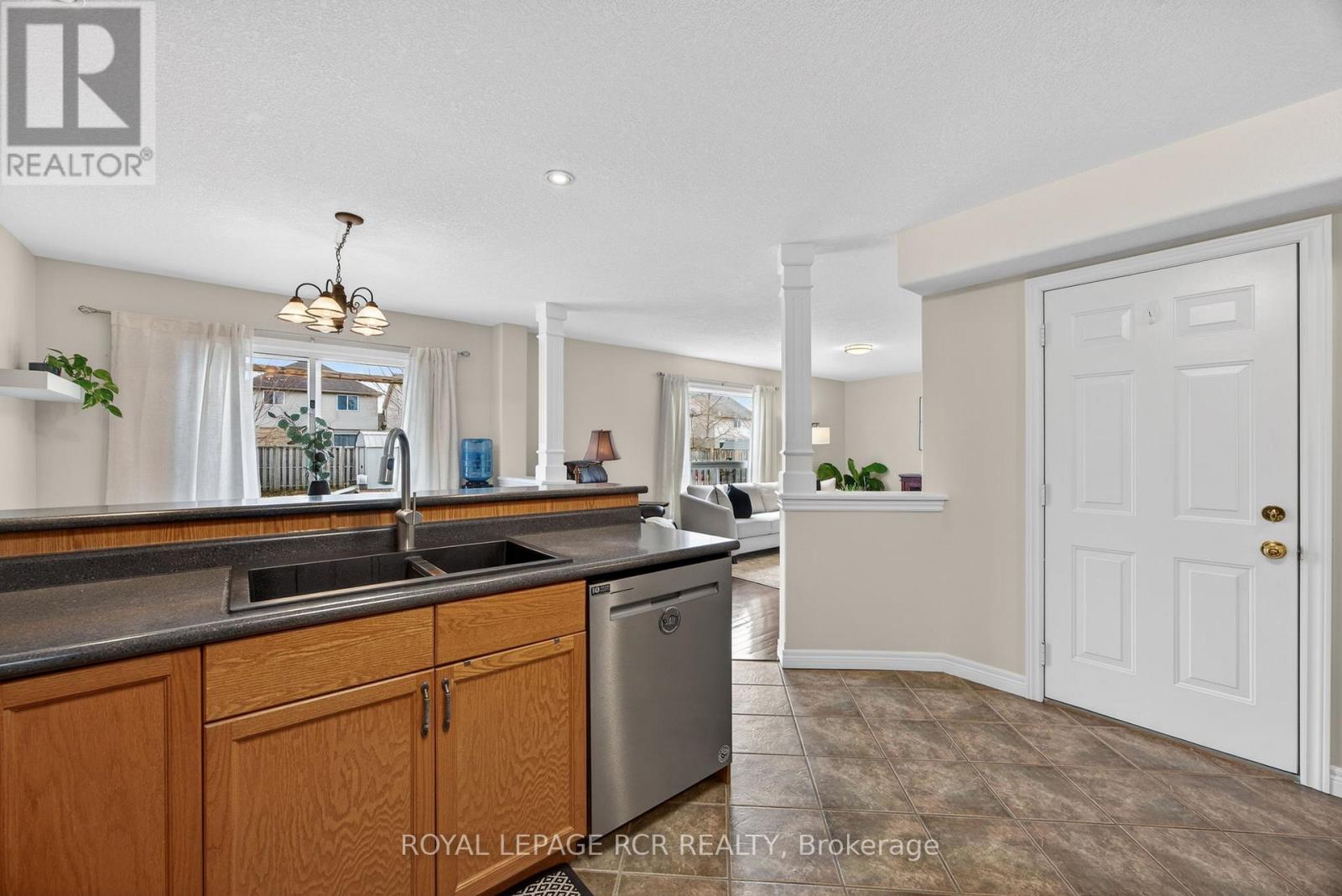 105 Shephard Avenue, New Tecumseth, Ontario  L9R 2G4 - Photo 12 - N12927350