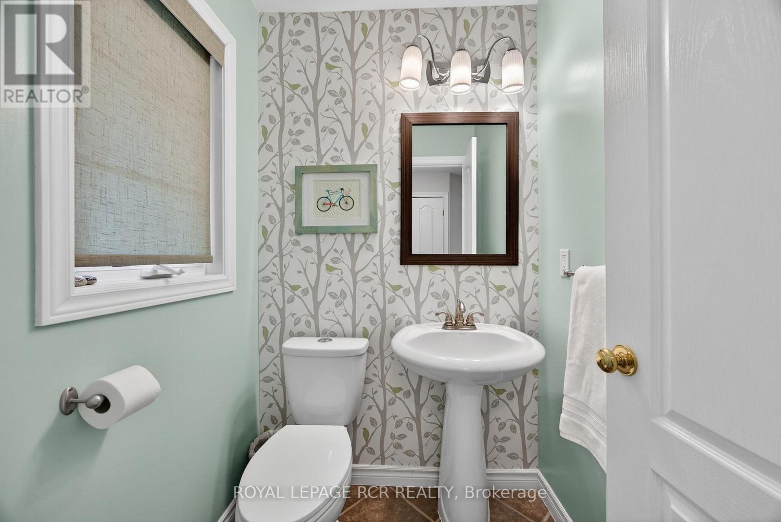 105 Shephard Avenue, New Tecumseth, Ontario  L9R 2G4 - Photo 22 - N12927350