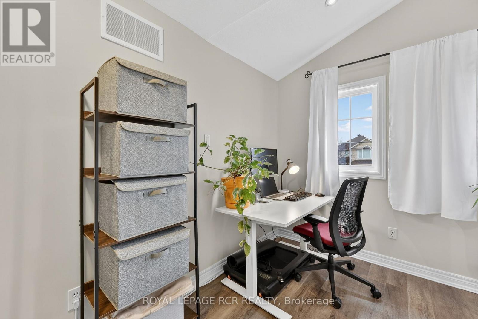 105 Shephard Avenue, New Tecumseth, Ontario  L9R 2G4 - Photo 24 - N12927350