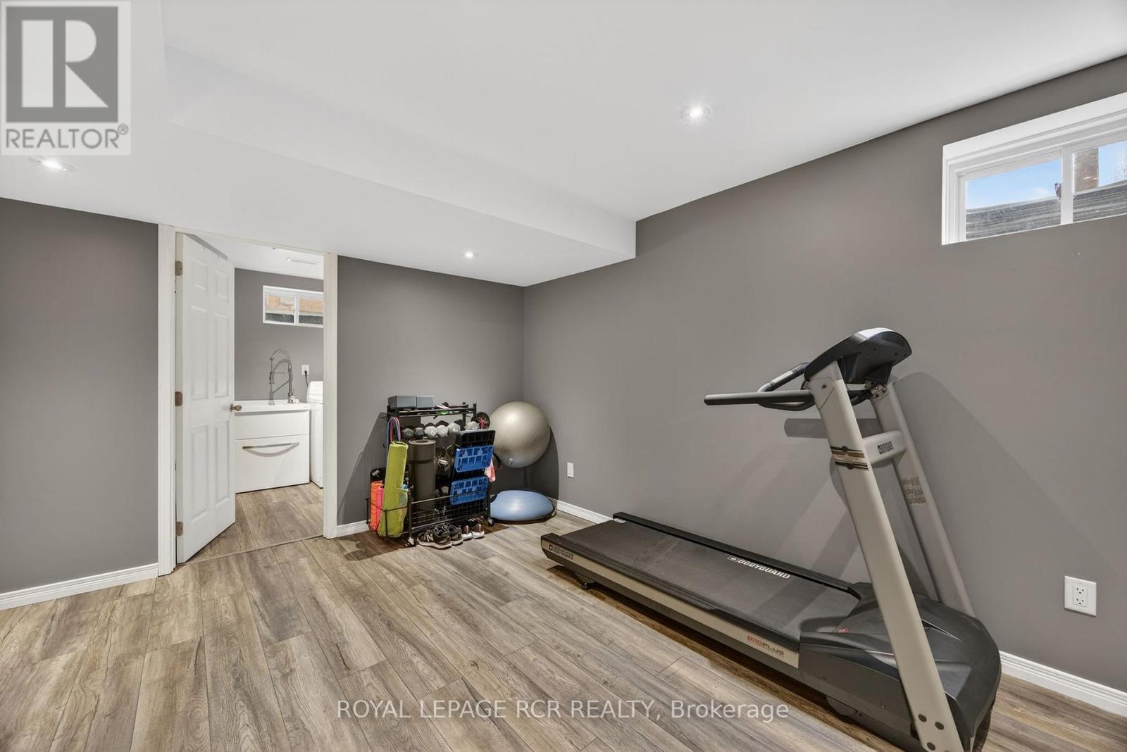 105 Shephard Avenue, New Tecumseth, Ontario  L9R 2G4 - Photo 38 - N12927350