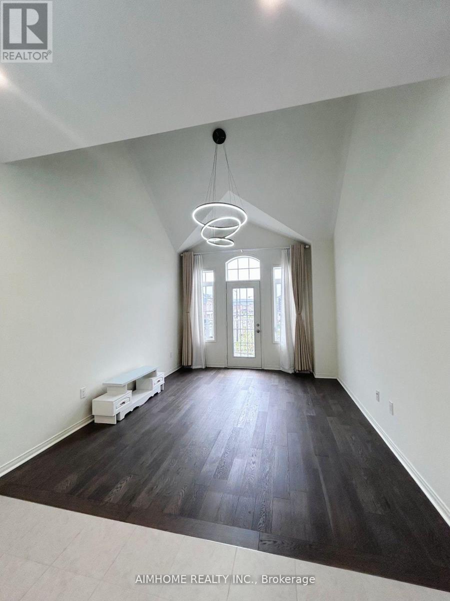 97 William F Bell Parkway, Richmond Hill, Ontario  L4S 0K7 - Photo 3 - N12927356