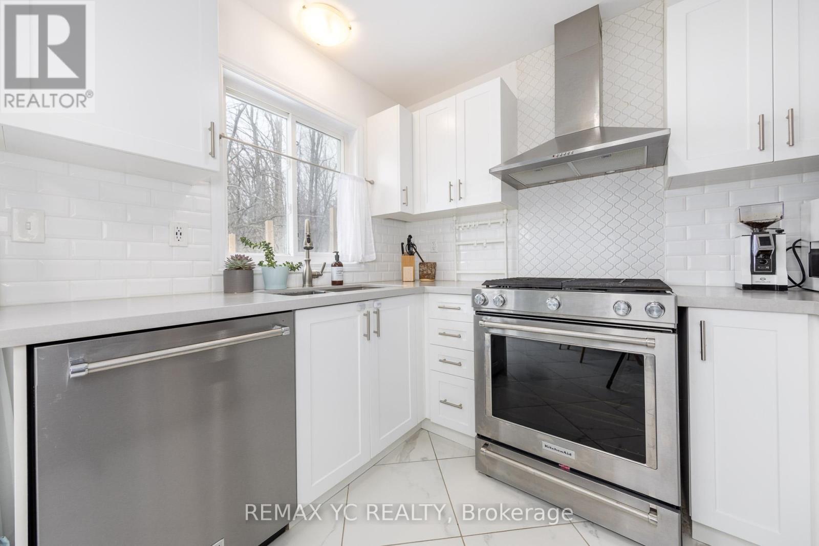 203 Diana Drive, Orillia, Ontario  L3V 8J8 - Photo 10 - S12927278