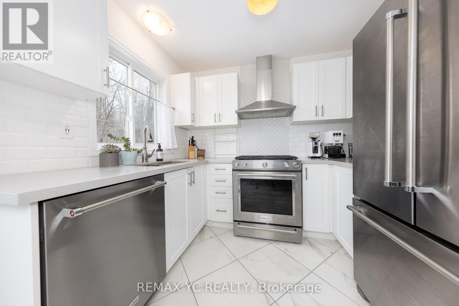 203 Diana Drive, Orillia, Ontario  L3V 8J8 - Photo 9 - S12927278