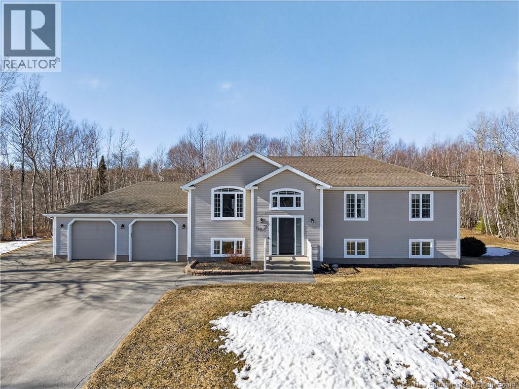 7 Wesley Street, Miramichi, New Brunswick E1V 7T2 - Photo 1 - NB135605