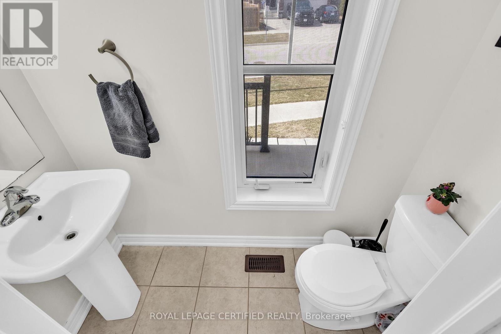 19 Rosebrugh Avenue, Cambridge, Ontario  N3H 5L5 - Photo 8 - X12927310