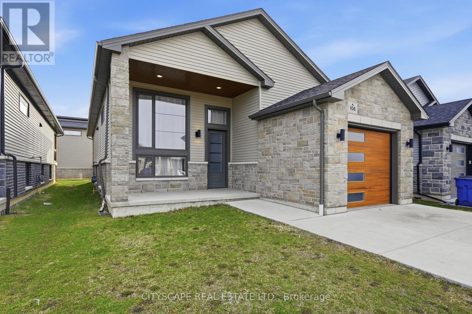 106 Ironwood Trail, Chatham-Kent (Sw), Ontario  N7M 0T3 - Photo 2 - X12927324