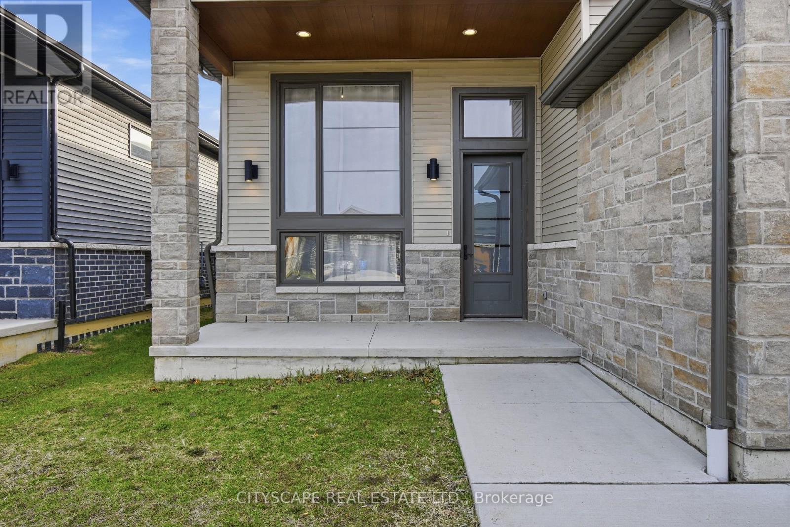 106 Ironwood Trail, Chatham-Kent (Sw), Ontario  N7M 0T3 - Photo 4 - X12927324