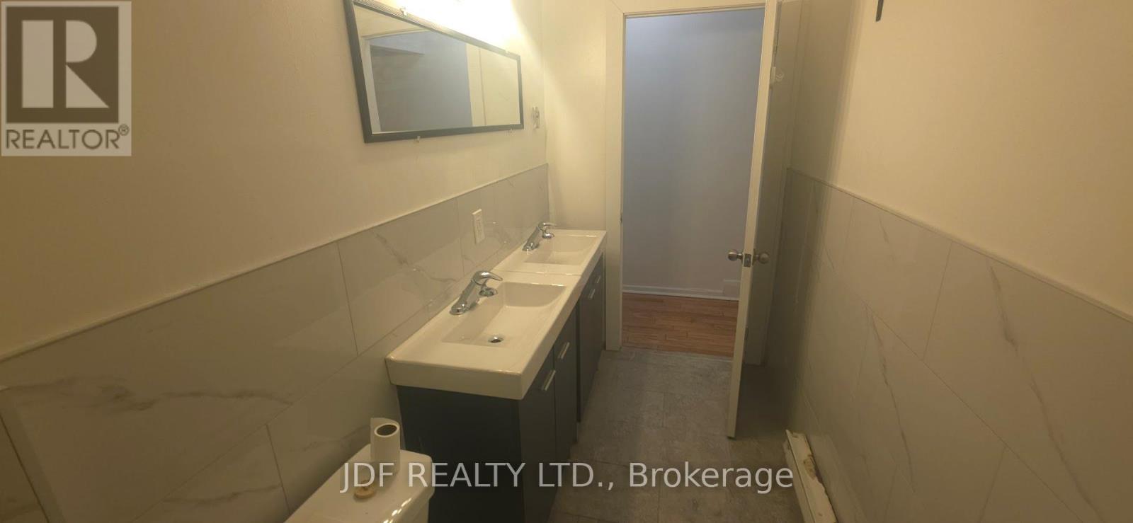 383 Lansdowne Avenue, Toronto, Ontario  M6H 3Y2 - Photo 12 - C12909846