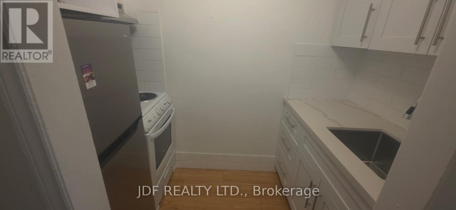 383 Lansdowne Avenue, Toronto, Ontario  M6H 3Y2 - Photo 15 - C12909846